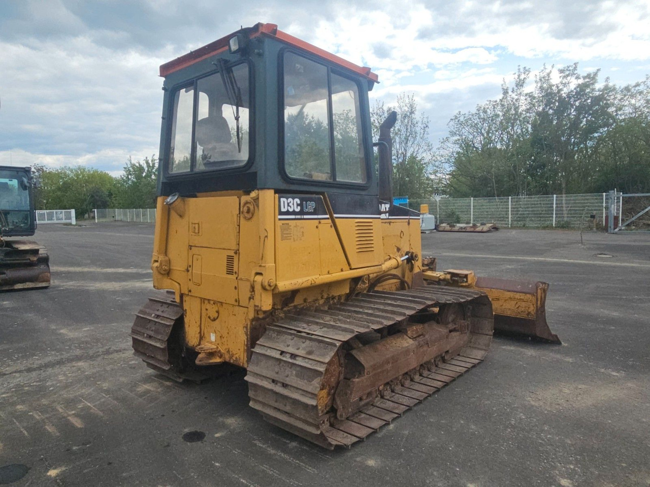 CAT D3C Raupe - جرافة: صورة 3 CAT D3C Raupe - جرافة: صورة 3
