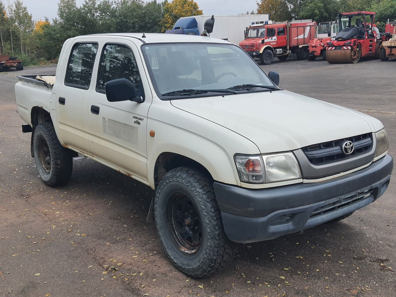 Toyota Hilux Double Cab 4x4 - سيارة دفع رباعي: صورة 1 Toyota Hilux Double Cab 4x4 - سيارة دفع رباعي: صورة 1