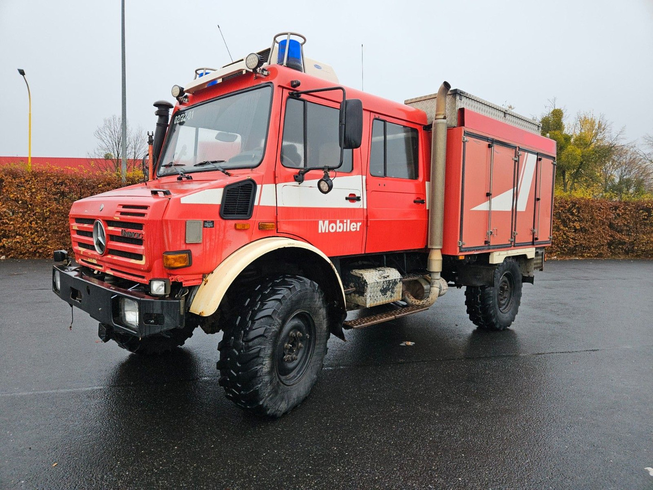 Unimog U4000 4x4 DOKA Tanklöschfahrzeug Feuerwehr - شاحنة صهريج: صورة 2 Unimog U4000 4x4 DOKA Tanklöschfahrzeug Feuerwehr - شاحنة صهريج: صورة 2