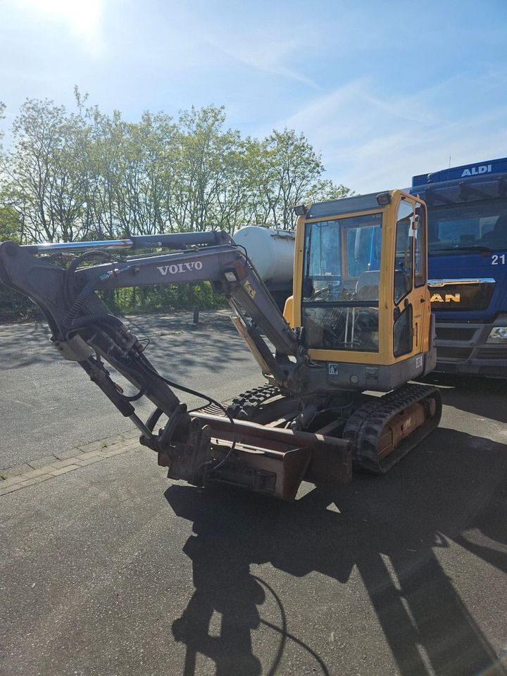 Volvo EC30 - حفارة مُصَّغرة: صورة 2 Volvo EC30 - حفارة مُصَّغرة: صورة 2