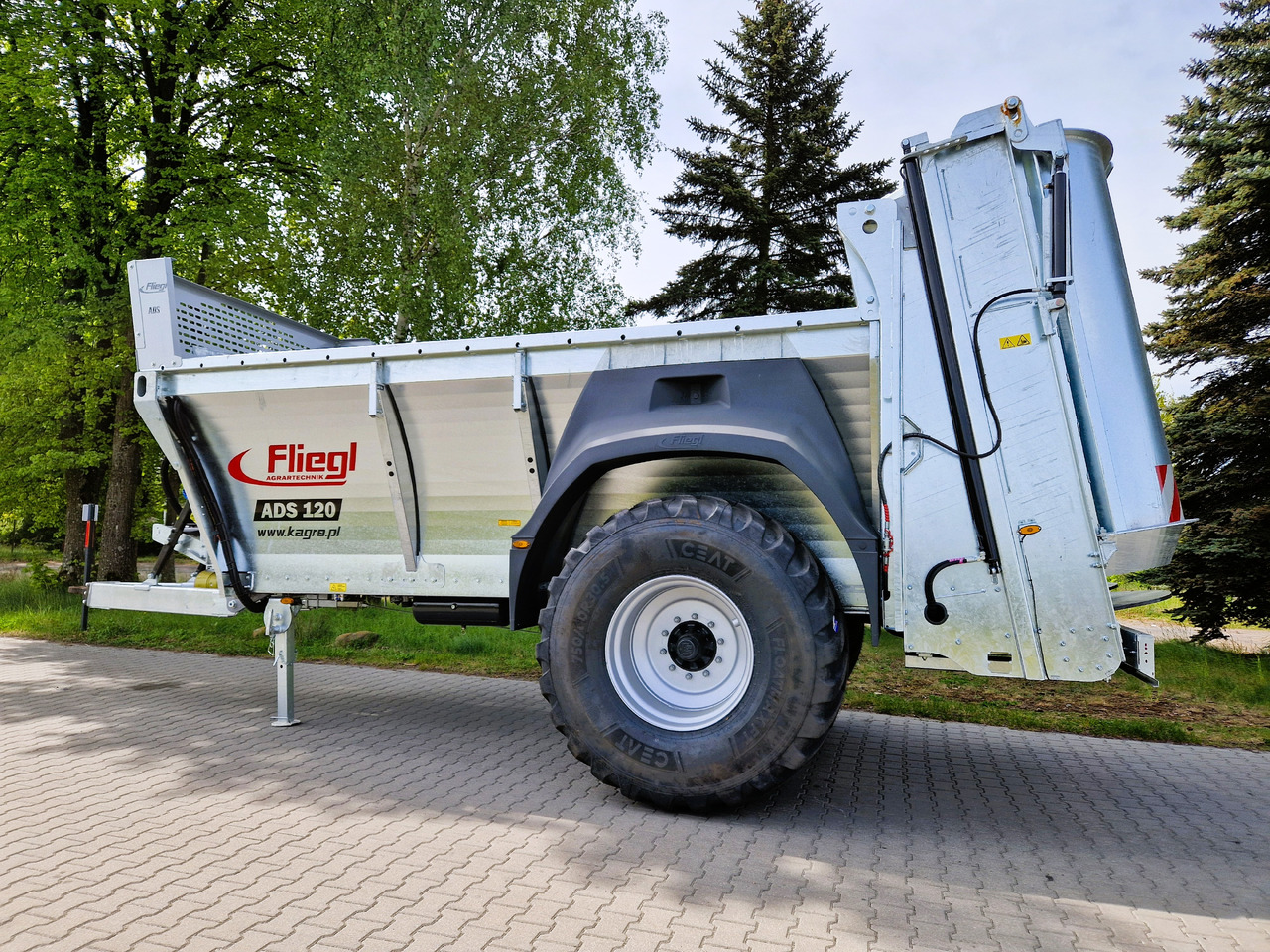 Fliegl ADS 120 - آلة رش السماد الطبيعي: صورة 3 Fliegl ADS 120 - آلة رش السماد الطبيعي: صورة 3