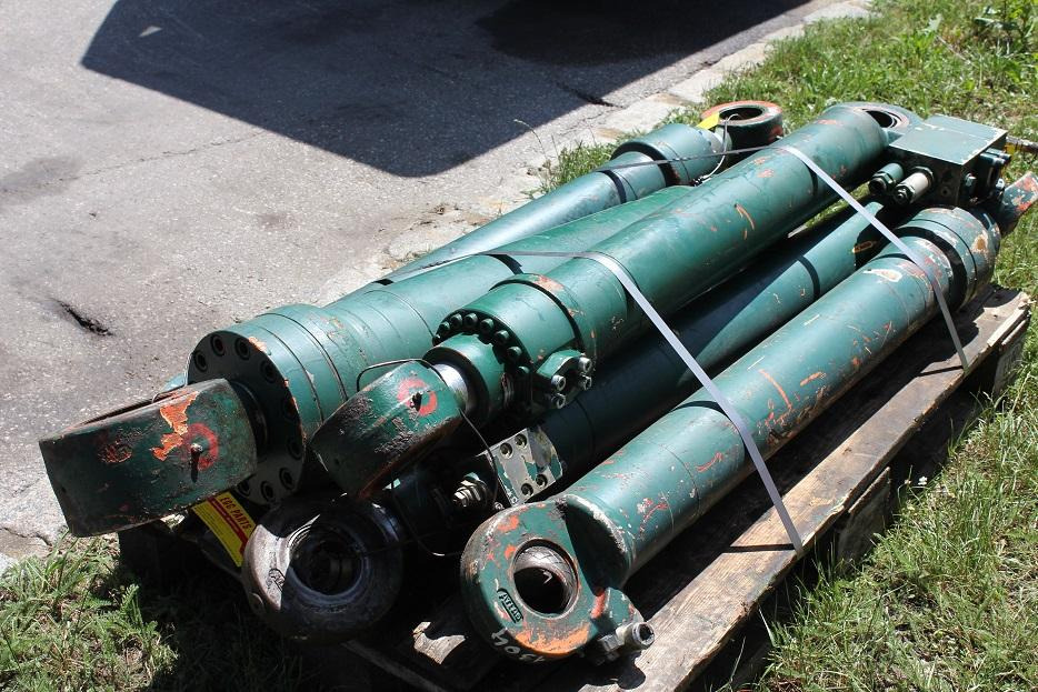 Atlas 1304 - اسطوانة هيدروليكية - آلات البناء: صورة 2 Atlas 1304 - اسطوانة هيدروليكية - آلات البناء: صورة 2