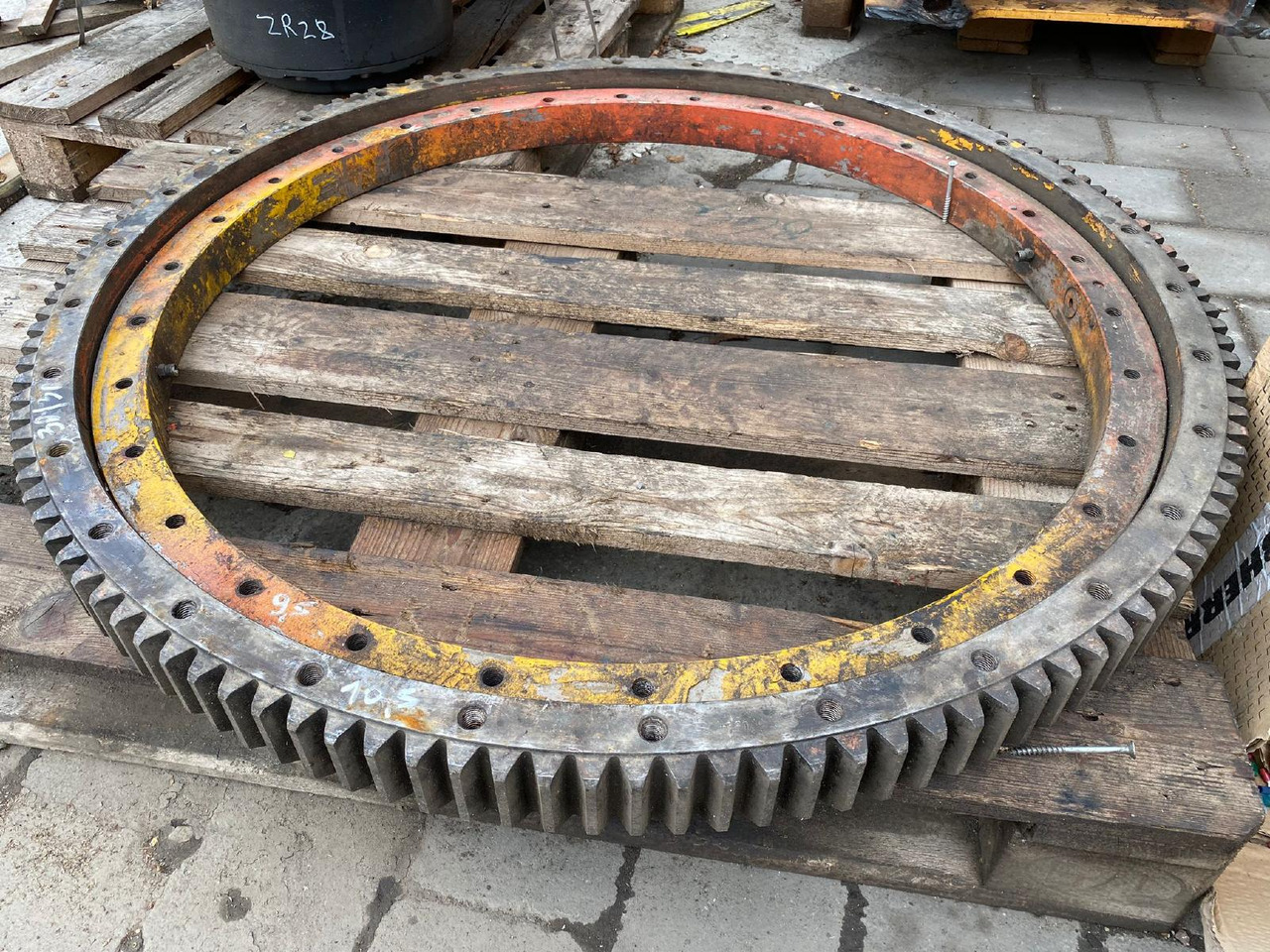 Atlas , O&K - محمل الدوران - آلات البناء: صورة 1 Atlas , O&K - محمل الدوران - آلات البناء: صورة 1