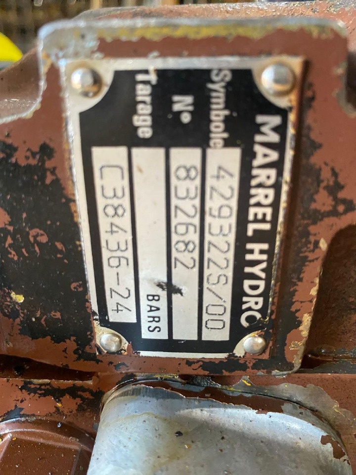 Case 888 P - صمام هيدروليكي - آلات البناء: صورة 4 Case 888 P - صمام هيدروليكي - آلات البناء: صورة 4