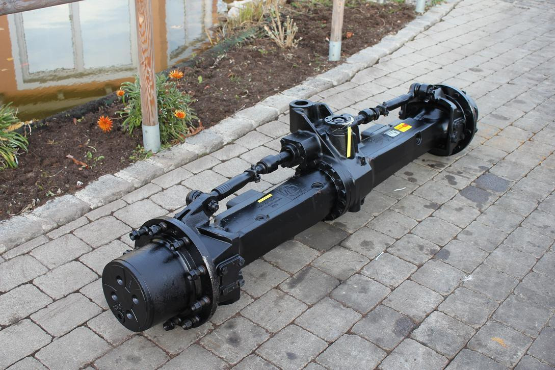 Caterpillar 212 BFT - المحور و قطع الغيار - آلات البناء: صورة 2 Caterpillar 212 BFT - المحور و قطع الغيار - آلات البناء: صورة 2