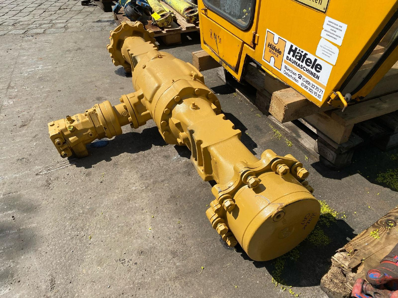 Caterpillar Walzenzug - المحور و قطع الغيار - آلات البناء: صورة 5 Caterpillar Walzenzug - المحور و قطع الغيار - آلات البناء: صورة 5