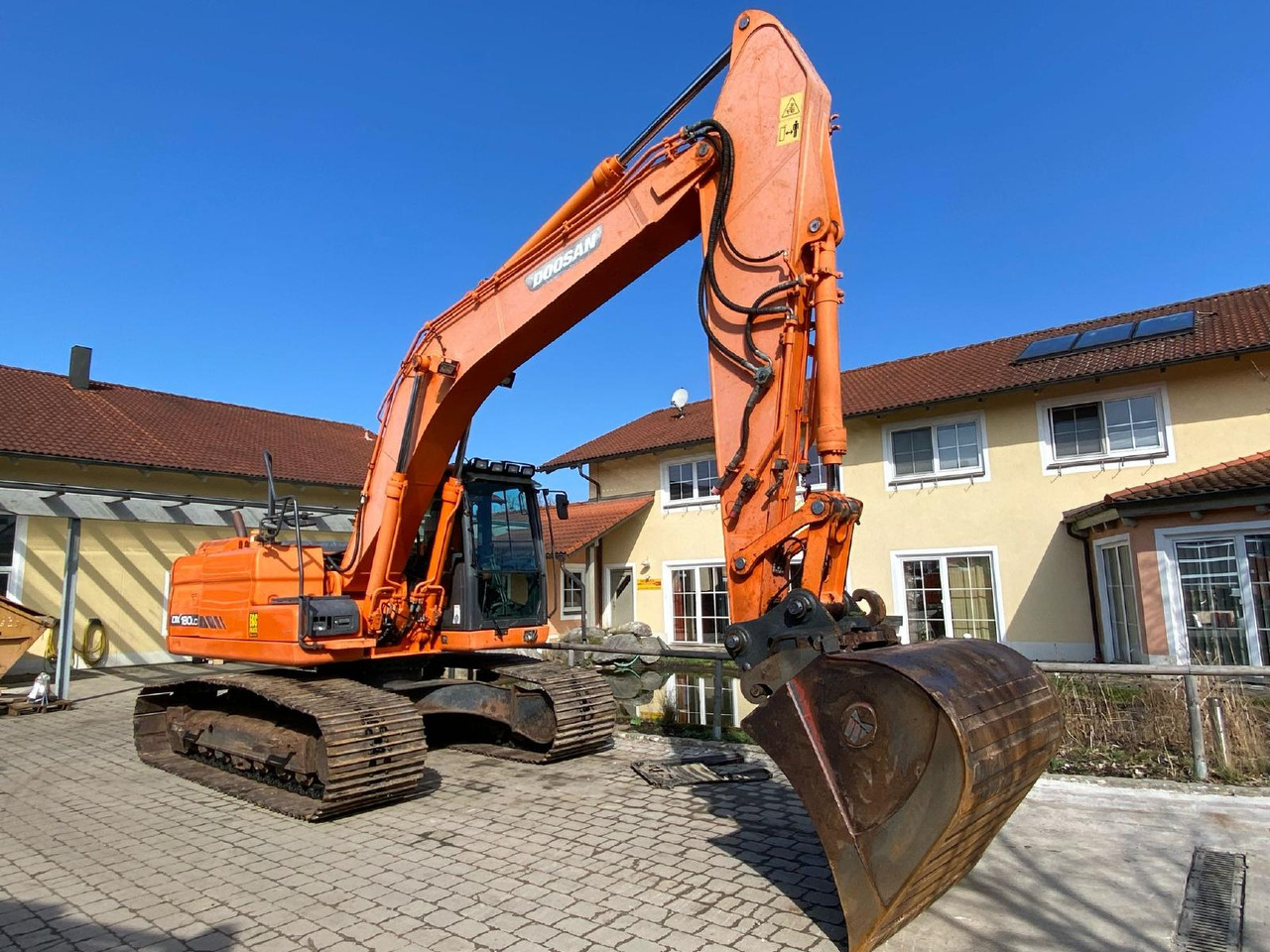 Doosan DX 180 LC -3 - حفار زحاف: صورة 1 Doosan DX 180 LC -3 - حفار زحاف: صورة 1