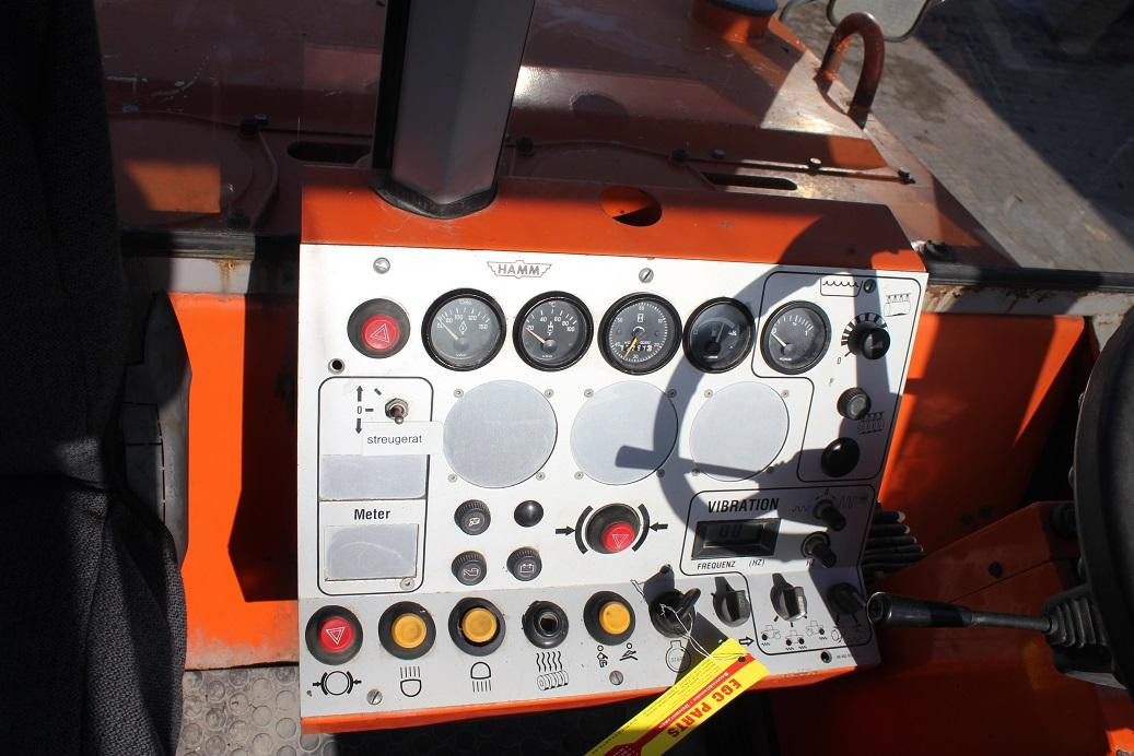 مدحلة اسفلت Hamm DV 8.42: صورة 9 مدحلة اسفلت Hamm DV 8.42: صورة 9