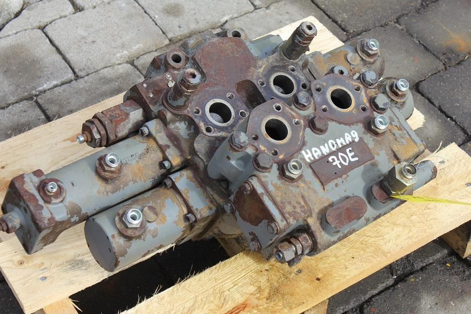 Hanomag 70E - صمام هيدروليكي - آلات البناء: صورة 4 Hanomag 70E - صمام هيدروليكي - آلات البناء: صورة 4