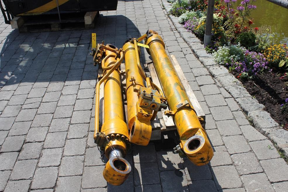 JCB 210 LC - اسطوانة هيدروليكية - آلات البناء: صورة 2 JCB 210 LC - اسطوانة هيدروليكية - آلات البناء: صورة 2