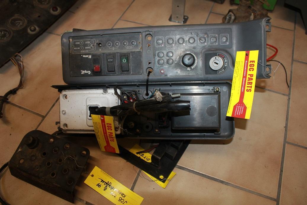 لوحة القيادة - حفار زحاف JCB 210: صورة 6