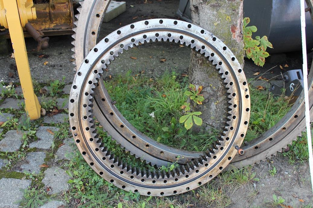 Komatsu PW 95 - محمل الدوران - آلات البناء: صورة 2 Komatsu PW 95 - محمل الدوران - آلات البناء: صورة 2
