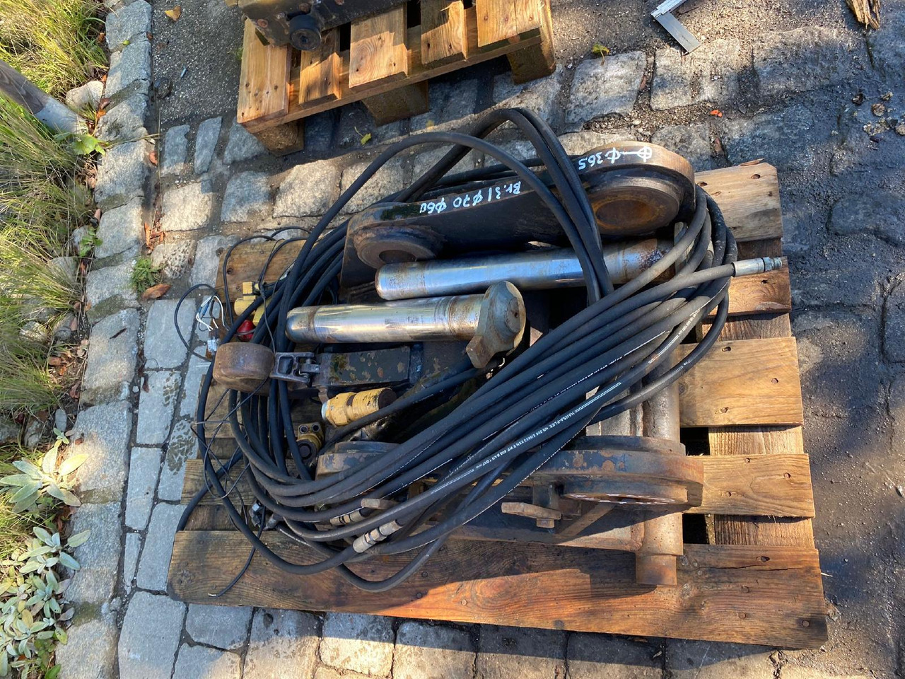 قارنة توصيل هيدروليكي - آلات البناء Liebherr 900: صورة 7