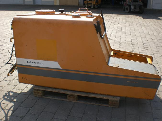 Liebherr 912 LC-Lit. - خزان هيدروليكي - آلات البناء: صورة 3 Liebherr 912 LC-Lit. - خزان هيدروليكي - آلات البناء: صورة 3