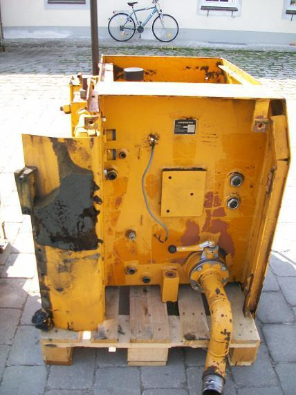 Liebherr A 900 B - خزان هيدروليكي - آلات البناء: صورة 5 Liebherr A 900 B - خزان هيدروليكي - آلات البناء: صورة 5