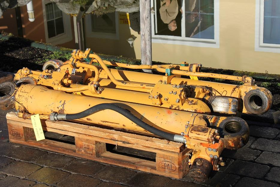 Liebherr A 902 LIT - اسطوانة هيدروليكية - آلات البناء: صورة 2 Liebherr A 902 LIT - اسطوانة هيدروليكية - آلات البناء: صورة 2