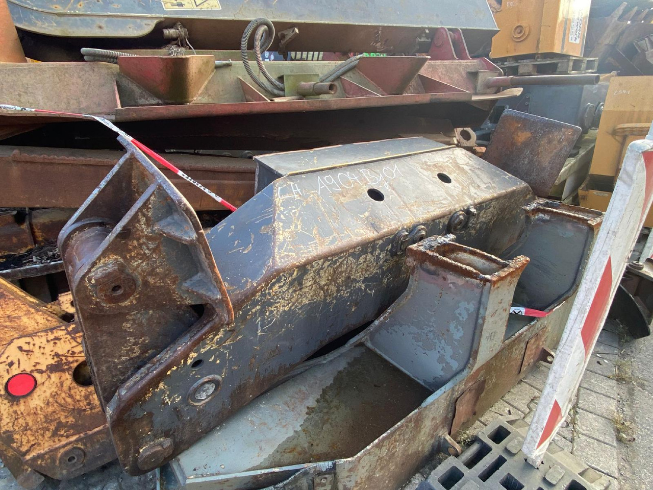 Liebherr A904 LIT - ملحق - آلات البناء: صورة 2 Liebherr A904 LIT - ملحق - آلات البناء: صورة 2