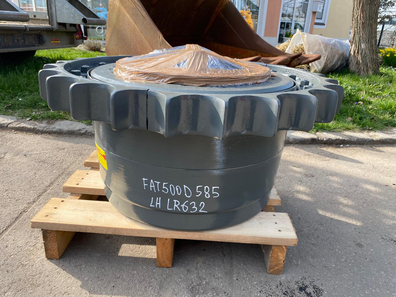 Liebherr FAT 500D585 aus PR 632 - محرك السفر - آلات البناء: صورة 1 Liebherr FAT 500D585 aus PR 632 - محرك السفر - آلات البناء: صورة 1