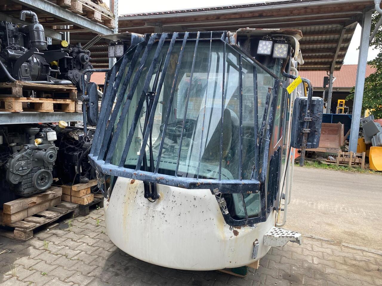 Liebherr L 566 - كابينة - آلات البناء: صورة 2 Liebherr L 566 - كابينة - آلات البناء: صورة 2