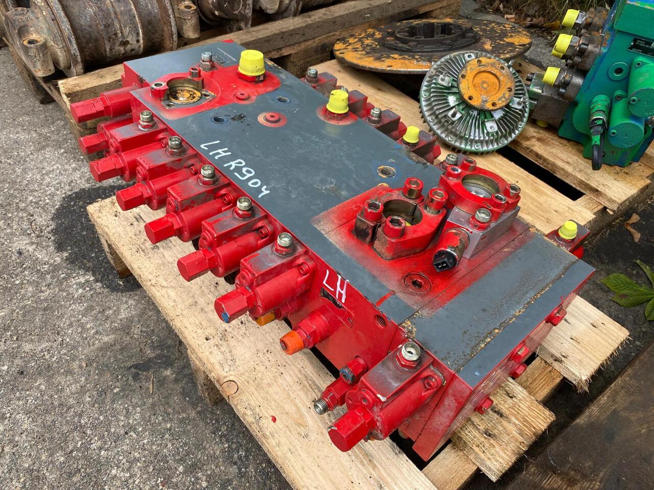 Liebherr R 904 - صمام هيدروليكي - آلات البناء: صورة 4 Liebherr R 904 - صمام هيدروليكي - آلات البناء: صورة 4