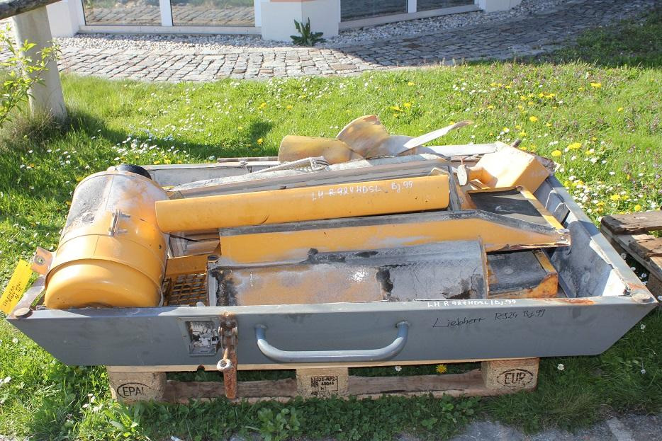 Liebherr R 924 HDSL - هيكل السيارة الخارجية - آلات البناء: صورة 2 Liebherr R 924 HDSL - هيكل السيارة الخارجية - آلات البناء: صورة 2