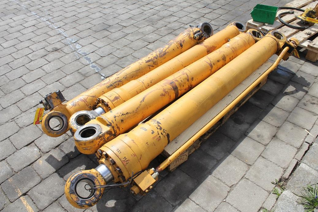 Liebherr R 924 - اسطوانة هيدروليكية - آلات البناء: صورة 4 Liebherr R 924 - اسطوانة هيدروليكية - آلات البناء: صورة 4