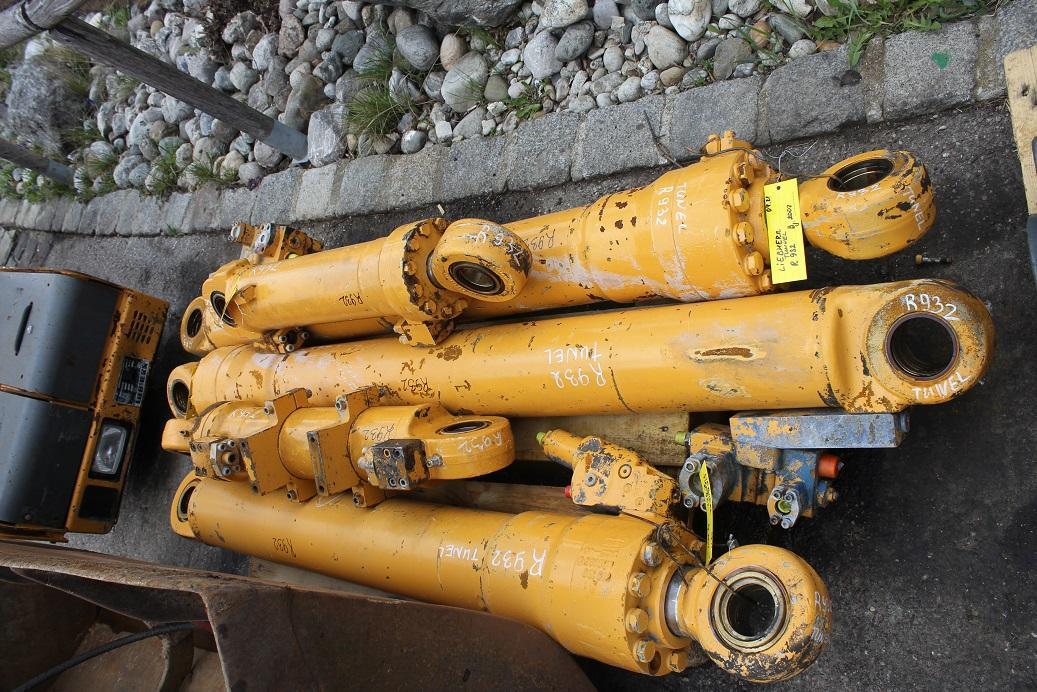 Liebherr R 932 LIT Tunnel - اسطوانة هيدروليكية - آلات البناء: صورة 4 Liebherr R 932 LIT Tunnel - اسطوانة هيدروليكية - آلات البناء: صورة 4