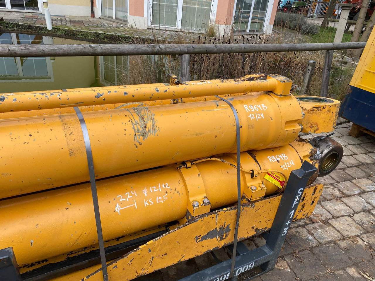 Liebherr R 964 B LIT - اسطوانة هيدروليكية - آلات البناء: صورة 2 Liebherr R 964 B LIT - اسطوانة هيدروليكية - آلات البناء: صورة 2