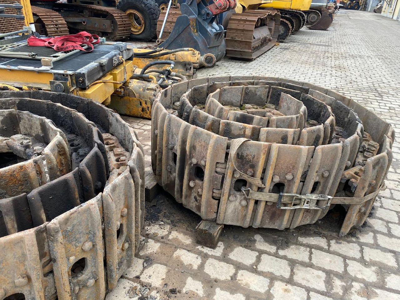 Liebherr R 964 B LIT - مسارات - آلات البناء: صورة 1 Liebherr R 964 B LIT - مسارات - آلات البناء: صورة 1