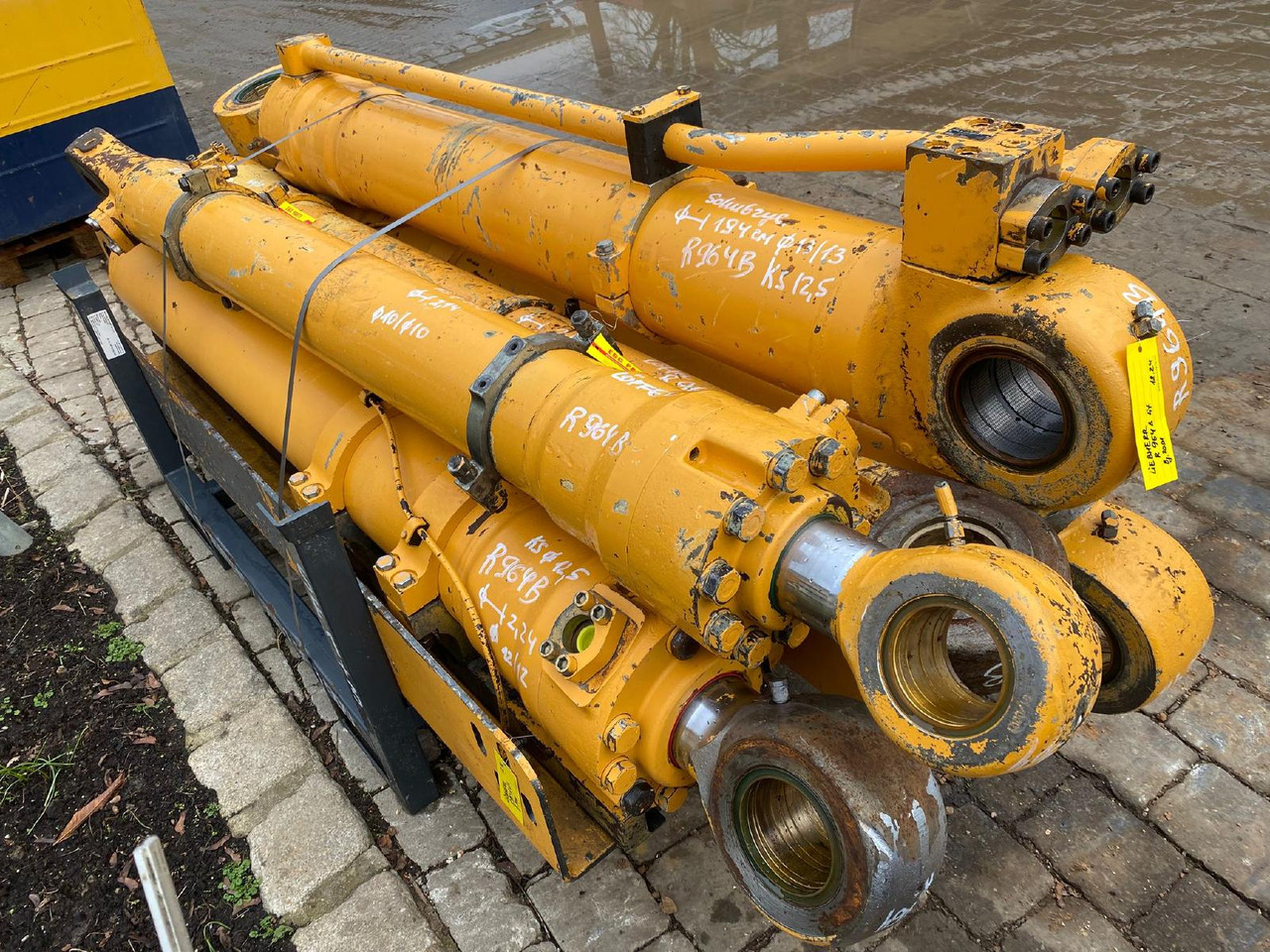 Liebherr R 964 B LIT - اسطوانة هيدروليكية - آلات البناء: صورة 3 Liebherr R 964 B LIT - اسطوانة هيدروليكية - آلات البناء: صورة 3