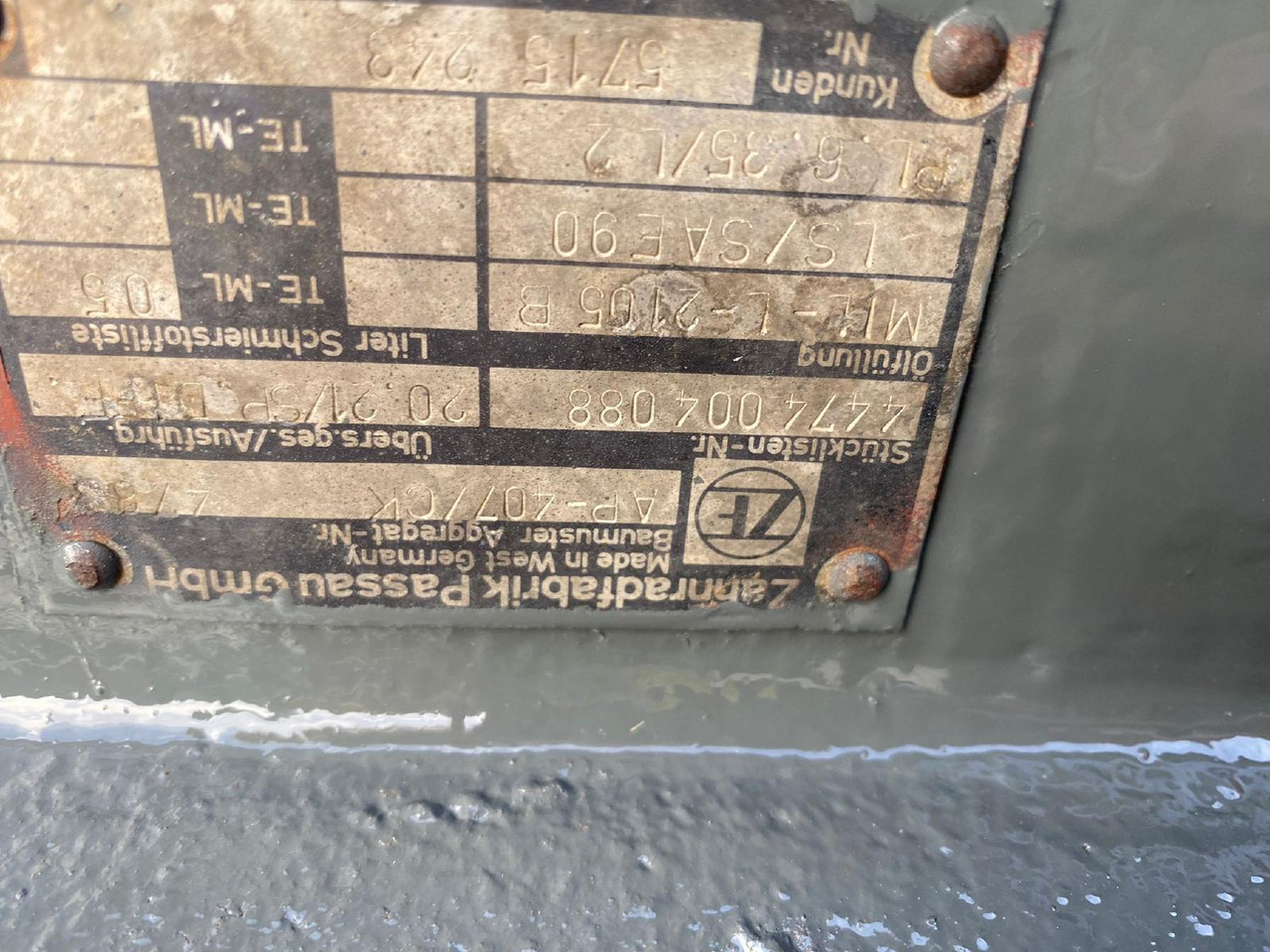 Liebherr ZF AP 409 aus LH L 531 - المحور و قطع الغيار - آلات البناء: صورة 3 Liebherr ZF AP 409 aus LH L 531 - المحور و قطع الغيار - آلات البناء: صورة 3