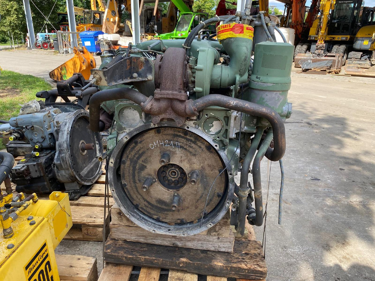 Mercedes Benz OM 421 aus PB 240 - محرك - آلات البناء: صورة 3 Mercedes Benz OM 421 aus PB 240 - محرك - آلات البناء: صورة 3