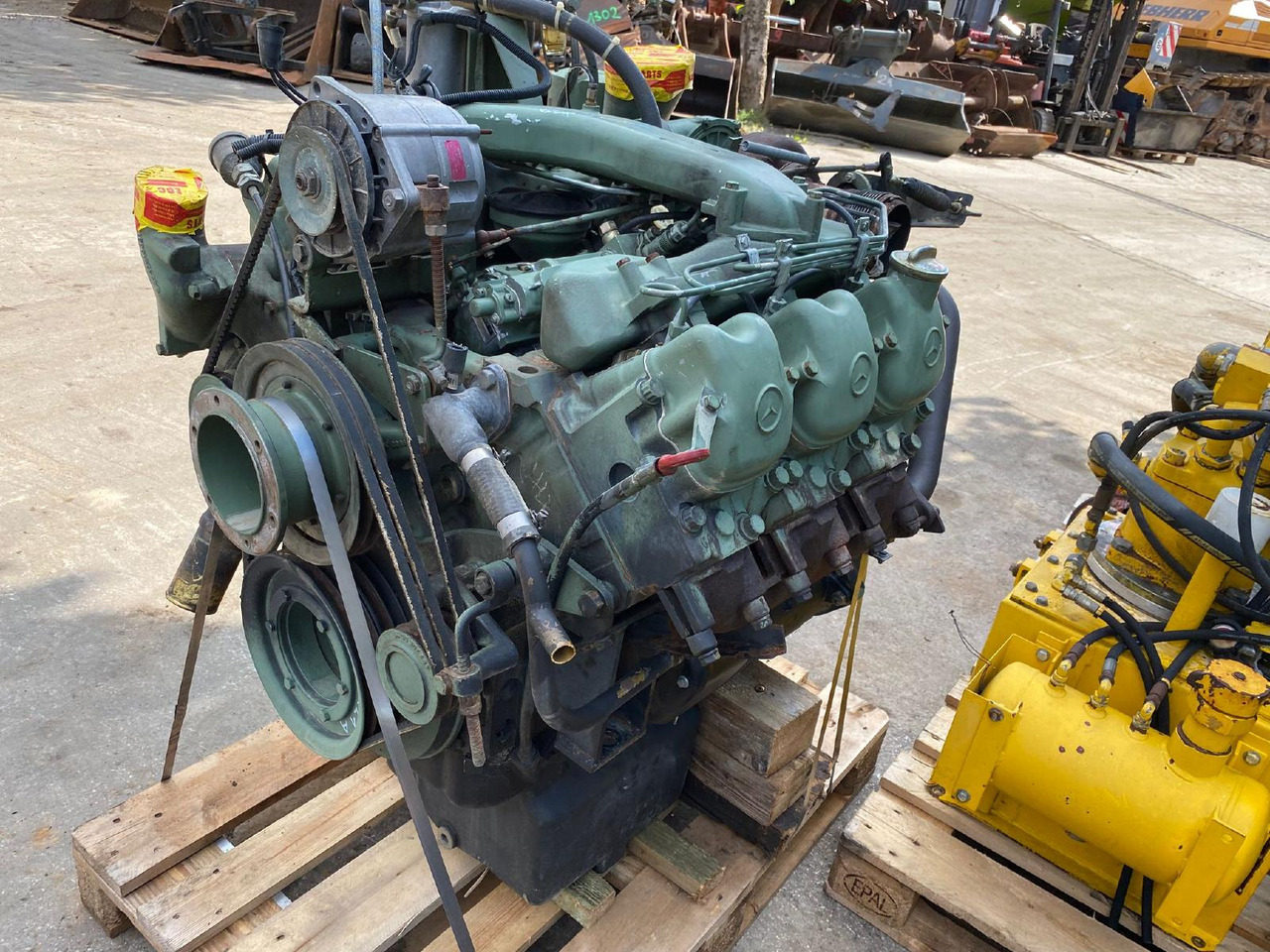 Mercedes Benz OM 421 aus PB 240 - محرك - آلات البناء: صورة 1 Mercedes Benz OM 421 aus PB 240 - محرك - آلات البناء: صورة 1