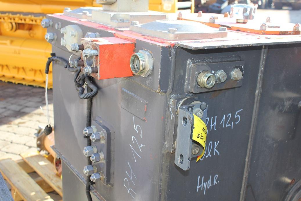 O&K RH 12,5 - خزان هيدروليكي - حفار زحاف: صورة 3 O&K RH 12,5 - خزان هيدروليكي - حفار زحاف: صورة 3