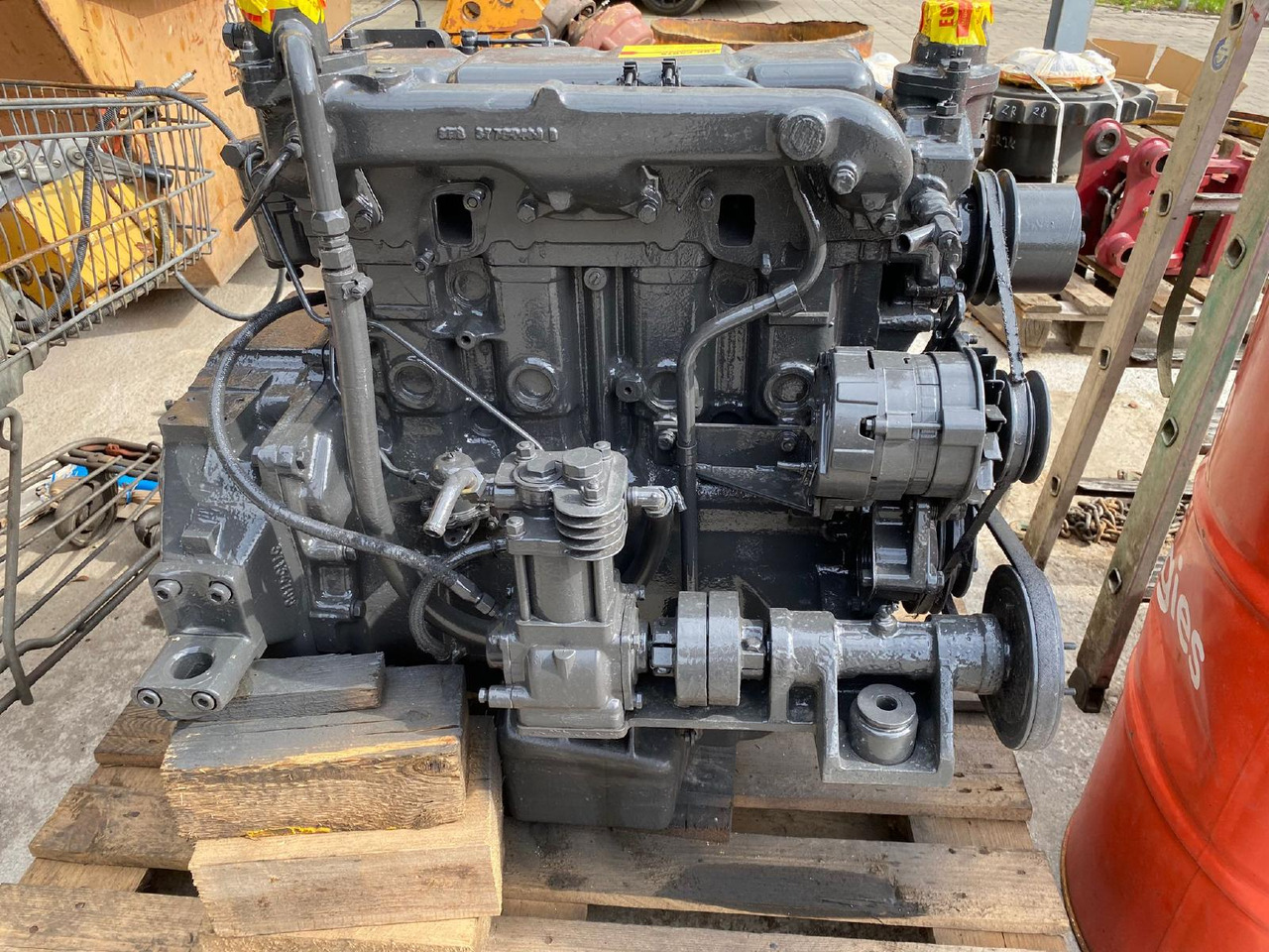 Perkins LF 4.248 aus Hanomag 33C - محرك - آلات البناء: صورة 4 Perkins LF 4.248 aus Hanomag 33C - محرك - آلات البناء: صورة 4