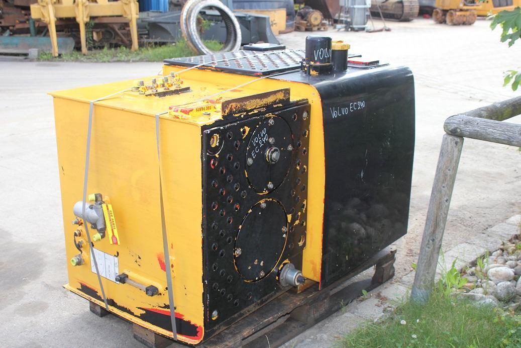 Volvo EC 240 B NLC - قطع غيار - حفار زحاف: صورة 1 Volvo EC 240 B NLC - قطع غيار - حفار زحاف: صورة 1