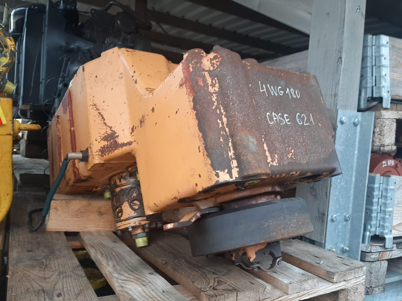 ZF 4 WG 180 aus Case 621 - صندوق التروس - آلات البناء: صورة 1 ZF 4 WG 180 aus Case 621 - صندوق التروس - آلات البناء: صورة 1