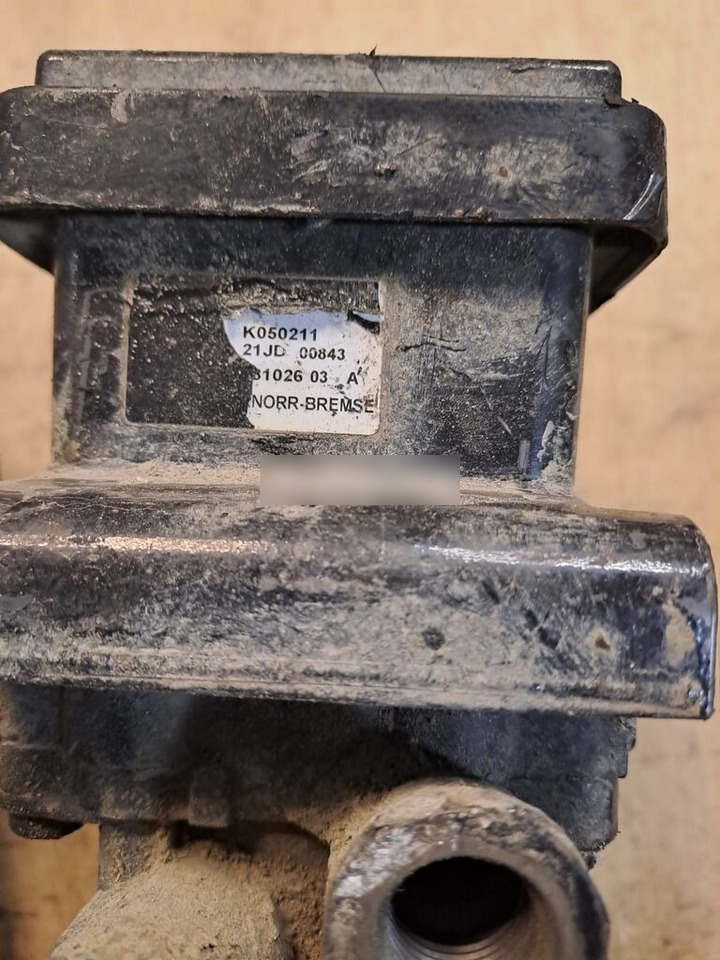 Knorr-Bremse K050211 MAN - صمام الفرامل - شاحنة: صورة 3 Knorr-Bremse K050211 MAN - صمام الفرامل - شاحنة: صورة 3