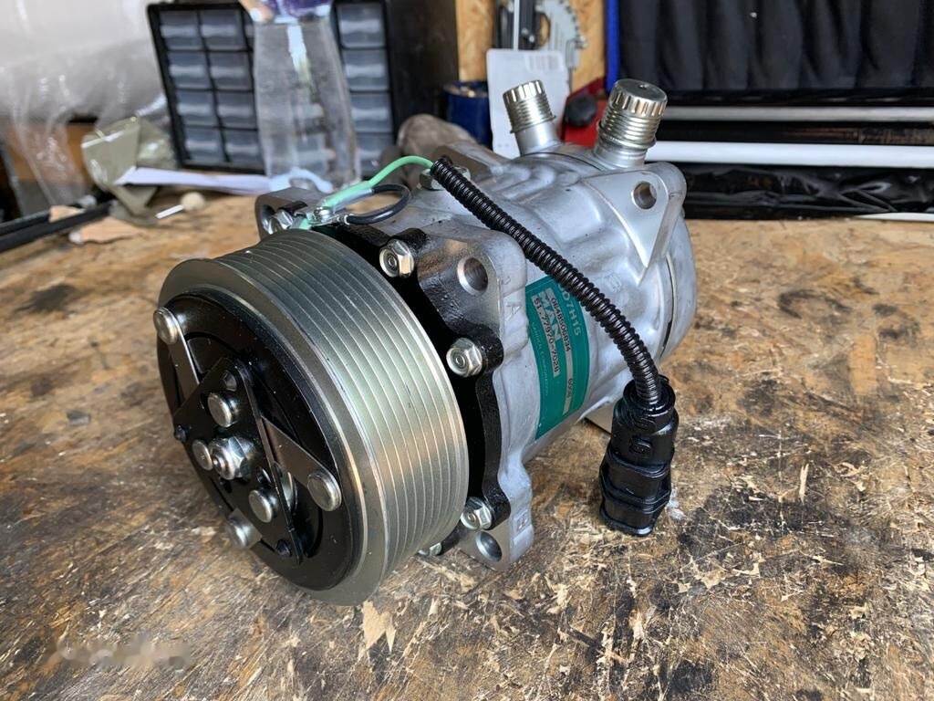 MAN Sanden SD7H15 51.77970-7028 MAN TGA TGM TGX TGL NEOPLAN BUS truck - كمبروسر مكيف - شاحنة: صورة 1 MAN Sanden SD7H15 51.77970-7028 MAN TGA TGM TGX TGL NEOPLAN BUS truck - كمبروسر مكيف - شاحنة: صورة 1