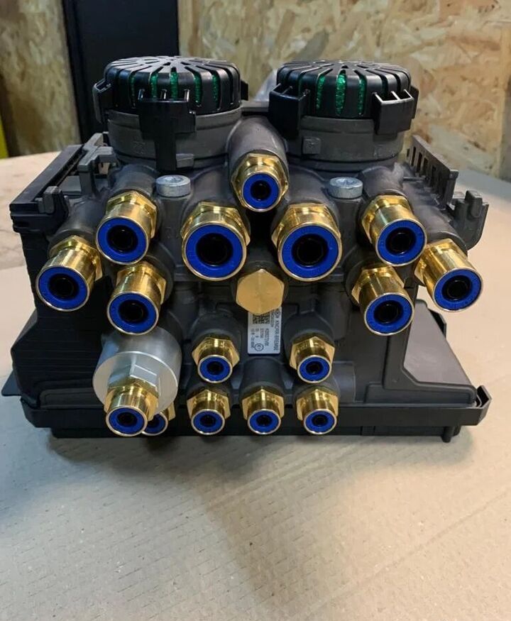 Modulator Naczepowy EBS ES2090 K055372V05 Knorr Bremse Nowy Oryg ES2090 K055372V0 - صمام الفرامل - شاحنة: صورة 1 Modulator Naczepowy EBS ES2090 K055372V05 Knorr Bremse Nowy Oryg ES2090 K055372V0 - صمام الفرامل - شاحنة: صورة 1