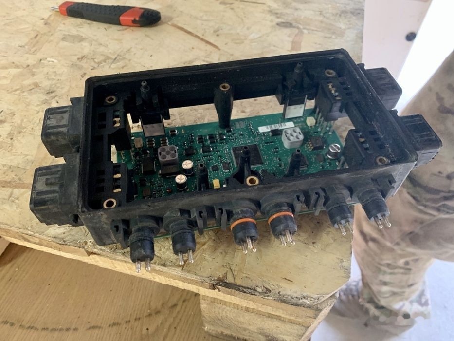 WABCO Elektronika D E TEBS E Modulator naczepa hurt części - فيوز - عربة مقطورة: صورة 1 WABCO Elektronika D E TEBS E Modulator naczepa hurt części - فيوز - عربة مقطورة: صورة 1