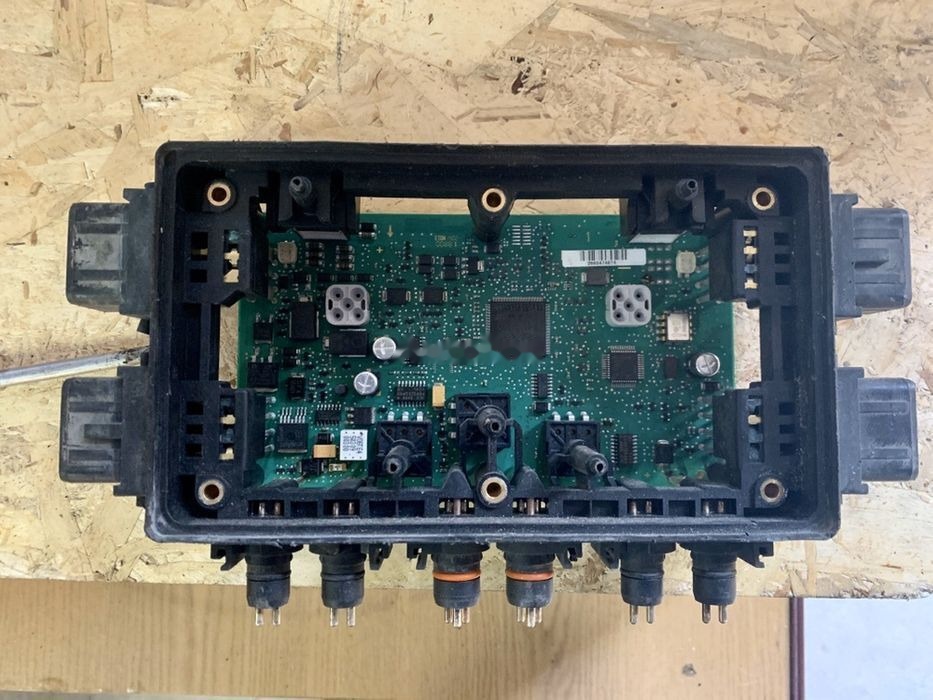 WABCO Elektronika D E TEBS E Modulator naczepa hurt części - فيوز - عربة مقطورة: صورة 2 WABCO Elektronika D E TEBS E Modulator naczepa hurt części - فيوز - عربة مقطورة: صورة 2