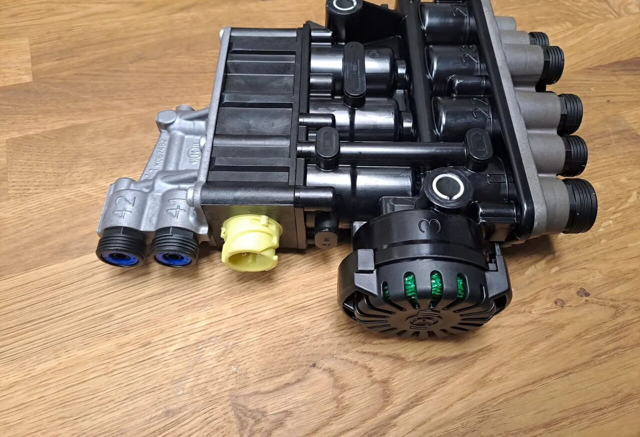 ZAWÓR ECAS K058032N00 NOWY Zawór Sterujący Poduszek Knorr Bremse K058032N00 - صمام الفرامل - شاحنة: صورة 3 ZAWÓR ECAS K058032N00 NOWY Zawór Sterujący Poduszek Knorr Bremse K058032N00 - صمام الفرامل - شاحنة: صورة 3