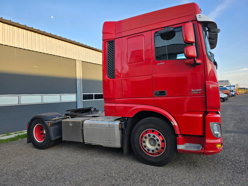 DAF XF 440 Euro 6 2015 - وحدة جر: صورة 4 DAF XF 440 Euro 6 2015 - وحدة جر: صورة 4