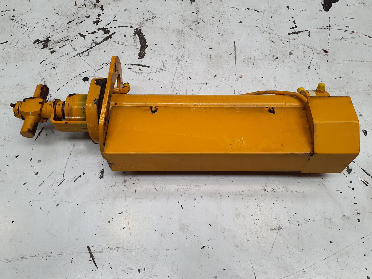 FAUN ATF 45-3 counterweight cylinder - اسطوانة هيدروليكية - رافعة: صورة 2 FAUN ATF 45-3 counterweight cylinder - اسطوانة هيدروليكية - رافعة: صورة 2
