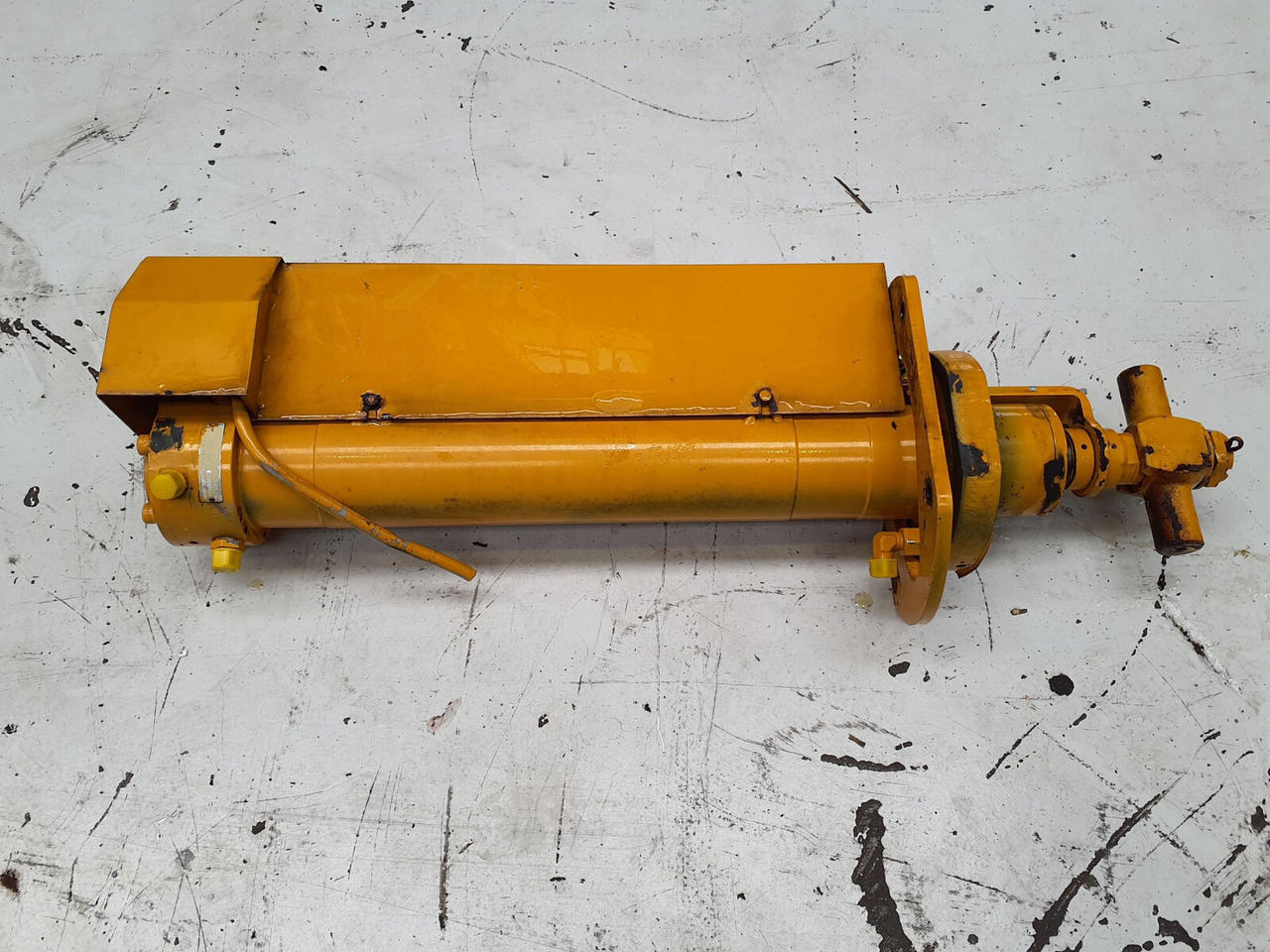 FAUN ATF 45-3 counterweight cylinder - اسطوانة هيدروليكية - رافعة: صورة 1 FAUN ATF 45-3 counterweight cylinder - اسطوانة هيدروليكية - رافعة: صورة 1