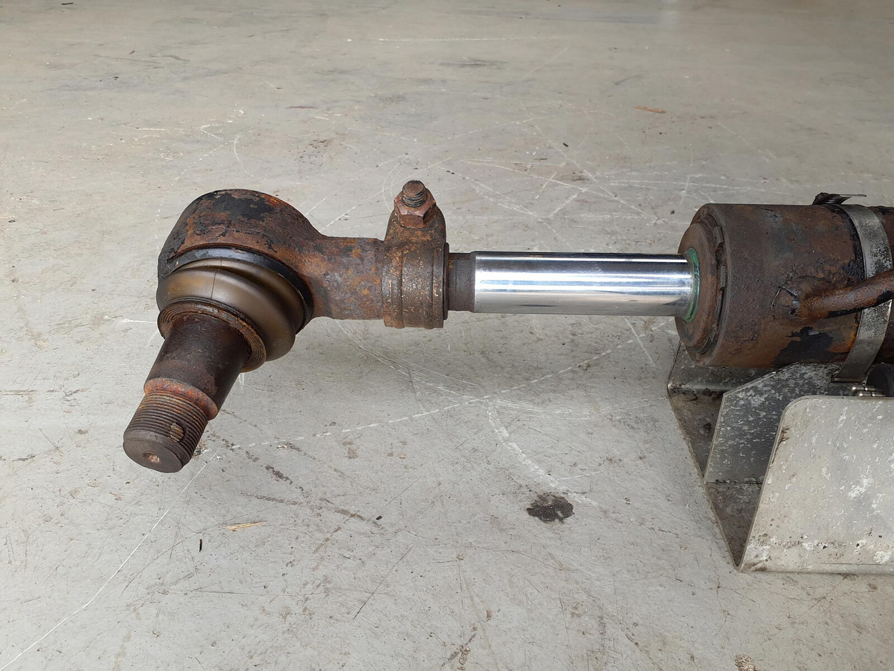 FAUN ATF 45-3 steering cilinder right axle 3 - اسطوانة هيدروليكية - موبايل كرين: صورة 5 FAUN ATF 45-3 steering cilinder right axle 3 - اسطوانة هيدروليكية - موبايل كرين: صورة 5