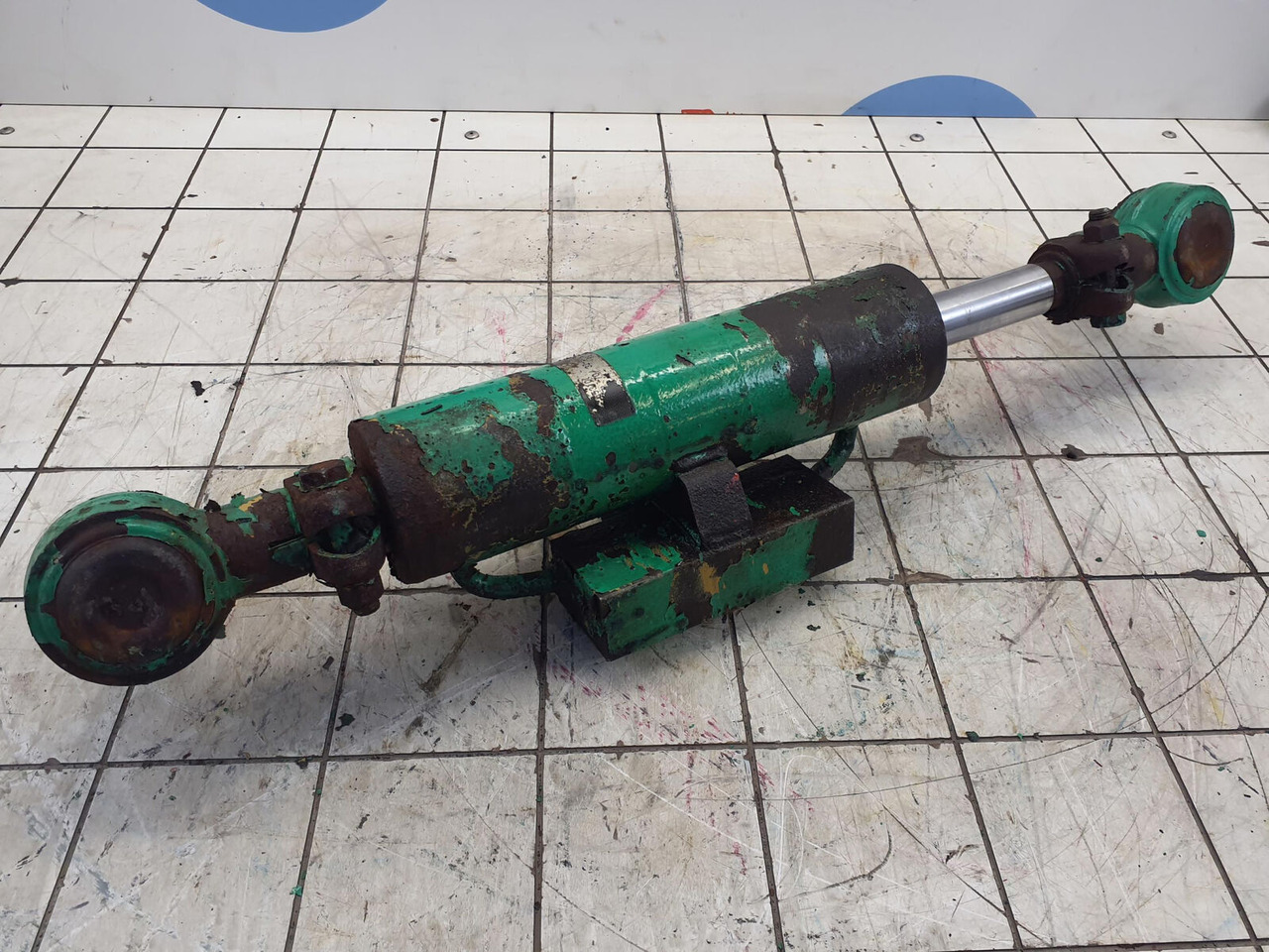 FAUN ATF 60-3 axle 3 steering lock cylinder left side - اسطوانة هيدروليكية - موبايل كرين: صورة 5 FAUN ATF 60-3 axle 3 steering lock cylinder left side - اسطوانة هيدروليكية - موبايل كرين: صورة 5