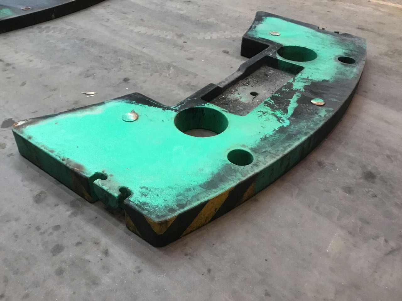 FAUN ATF 60-3 counterweight 2 ton - الوزن المعاكس - موبايل كرين: صورة 3 FAUN ATF 60-3 counterweight 2 ton - الوزن المعاكس - موبايل كرين: صورة 3
