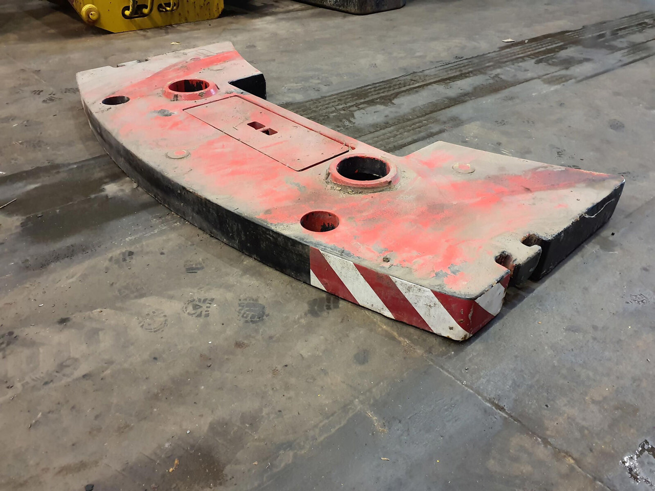 FAUN ATF 60-4 counterweight 2 ton - الوزن المعاكس - موبايل كرين: صورة 4 FAUN ATF 60-4 counterweight 2 ton - الوزن المعاكس - موبايل كرين: صورة 4